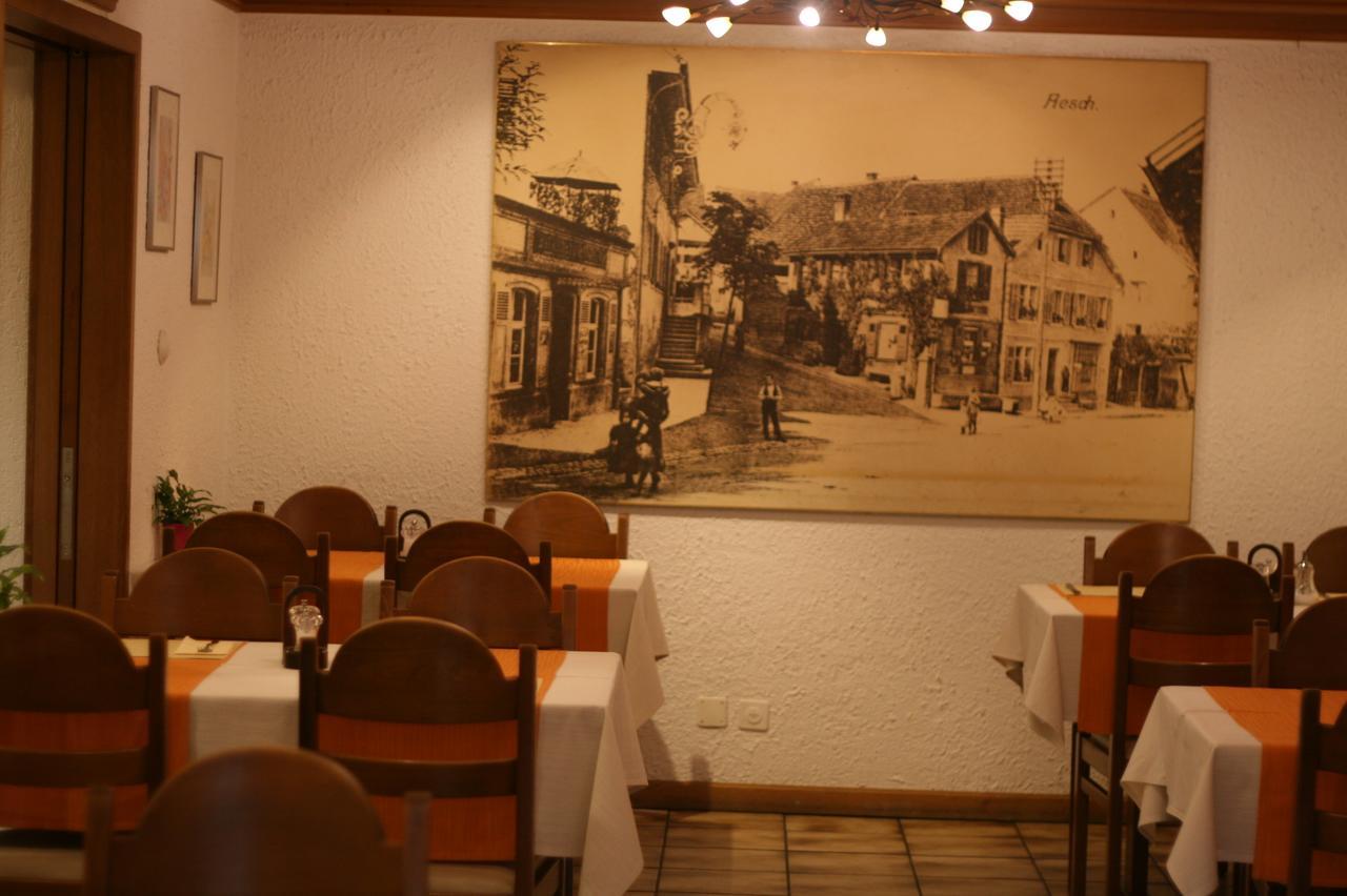 Gasthaus Zur Sonne Aesch  ภายนอก รูปภาพ